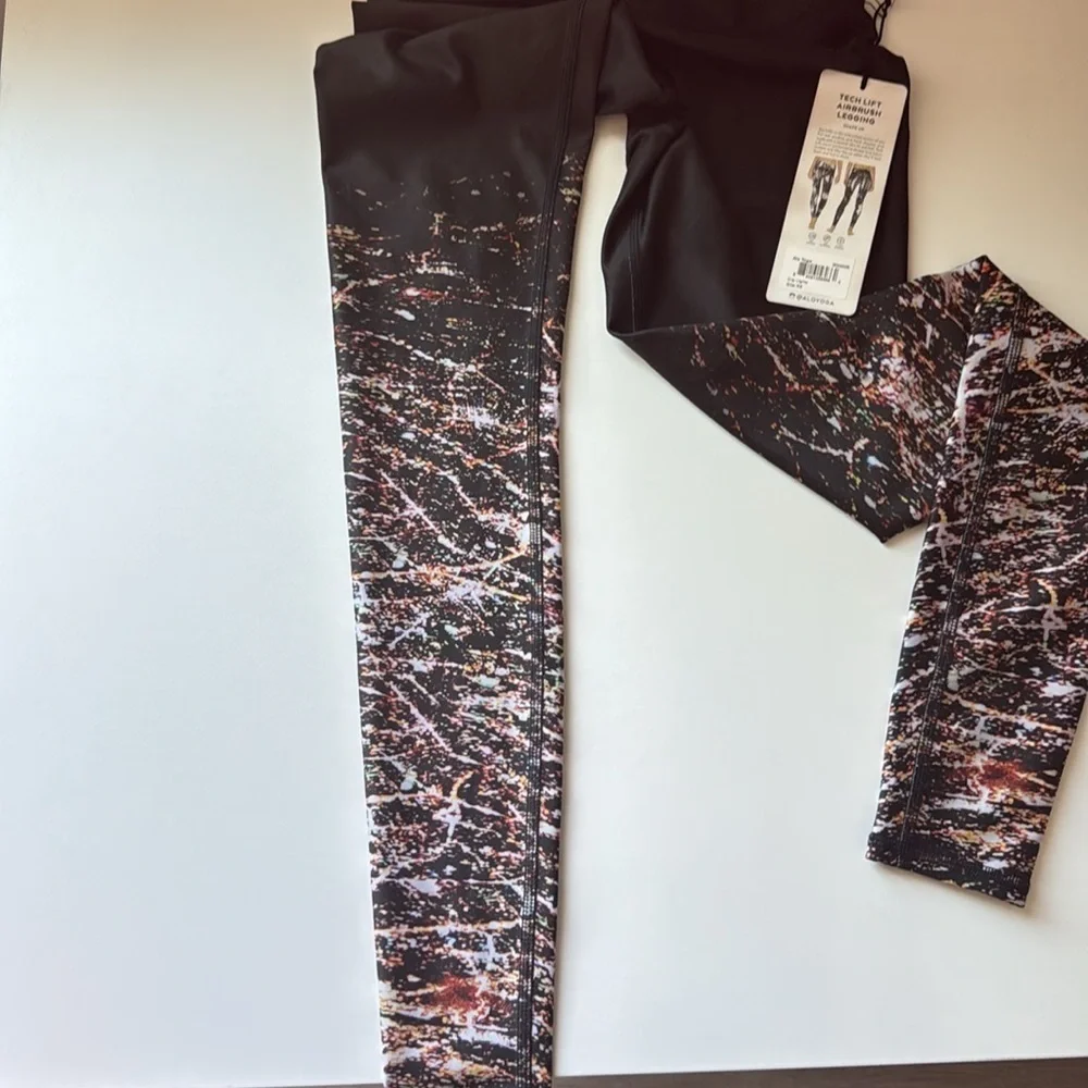 Alo Yoga Airbrush City Lights Leggings